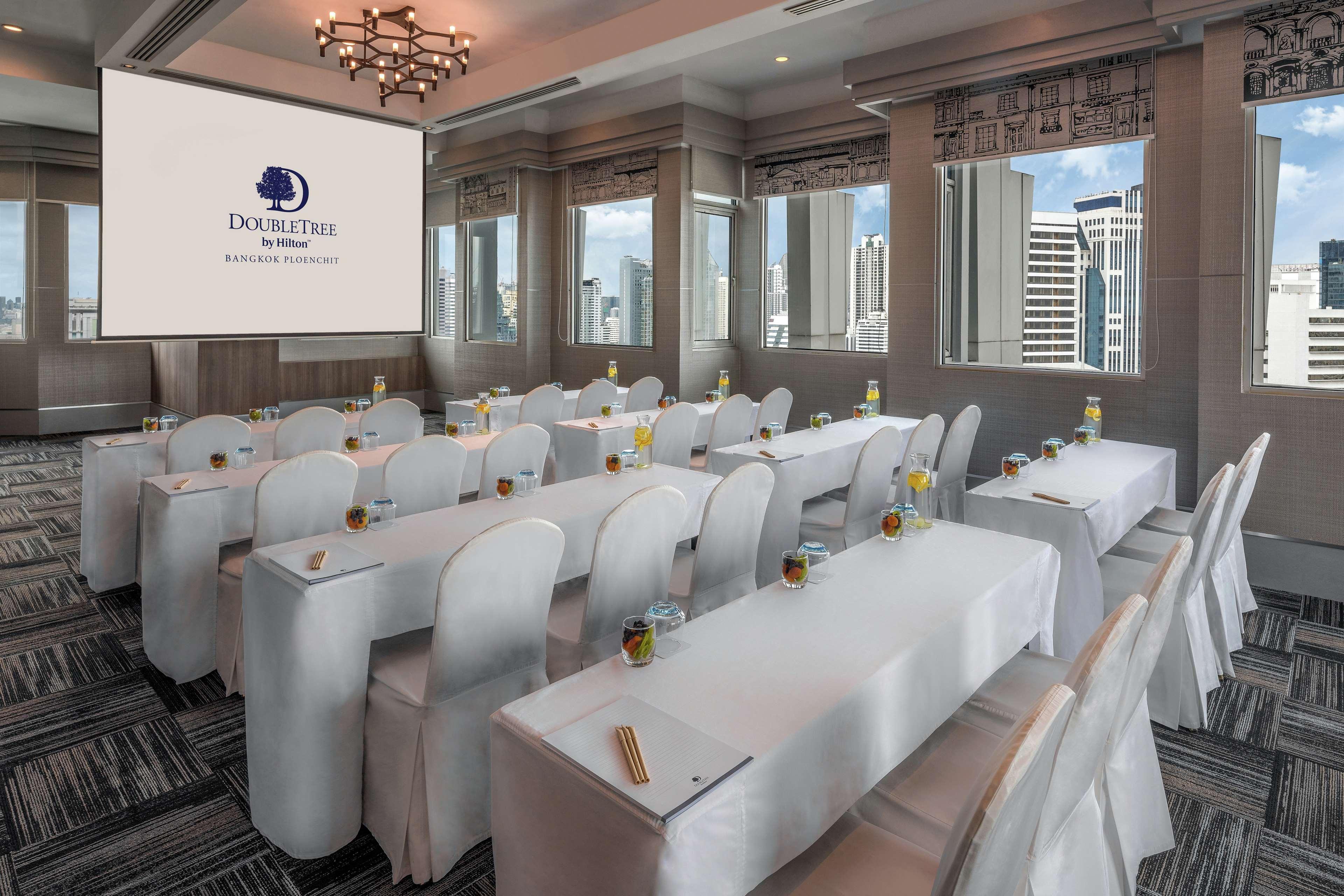 Hotel Doubletree By Hilton Bangkok Ploenchit Zewnętrze zdjęcie